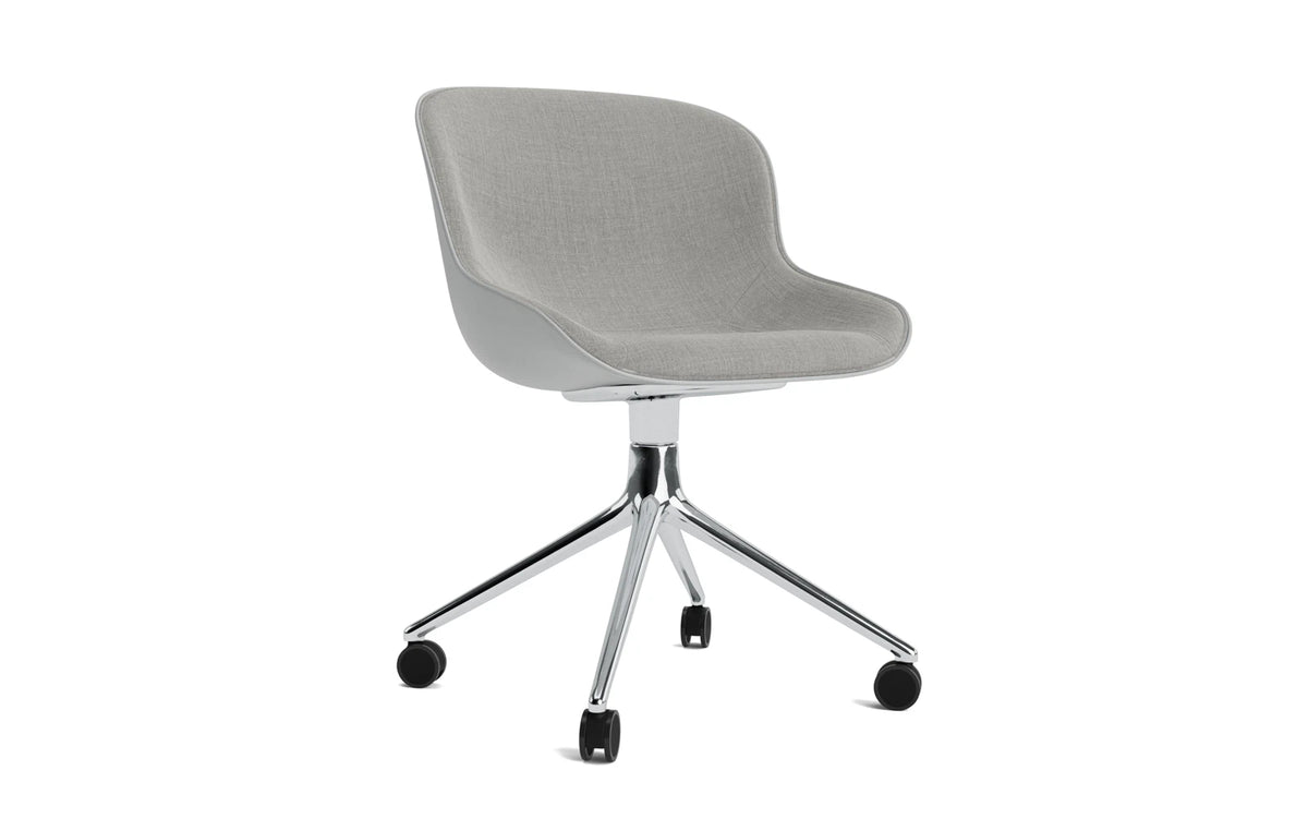 Hyg Drehstuhl 4W Frontpolster Aluminium Grau/Remix in Remix 133 präsentiert im Onlineshop von KAQTU Design AG. Drehstuhl ist von Normann Copenhagen
