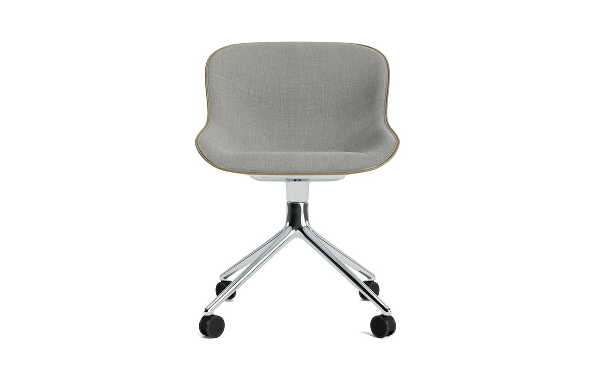 Hyg Drehstuhl 4W Frontpolster Aluminium Olive/Remix in Remix 133 präsentiert im Onlineshop von KAQTU Design AG. Drehstuhl ist von Normann Copenhagen