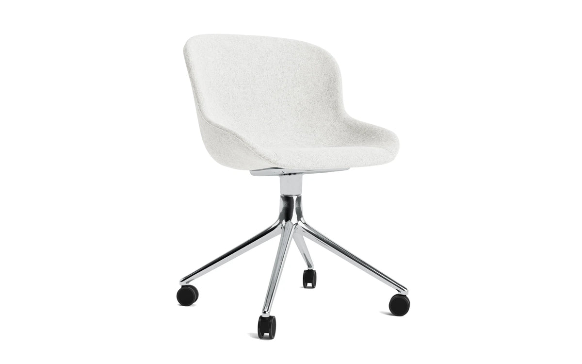 Hyg Drehstuhl mit Rollen vollpolster Hallingdal in Hallingdal 110 präsentiert im Onlineshop von KAQTU Design AG. Dreh-Schalenstuhl ist von Normann Copenhagen