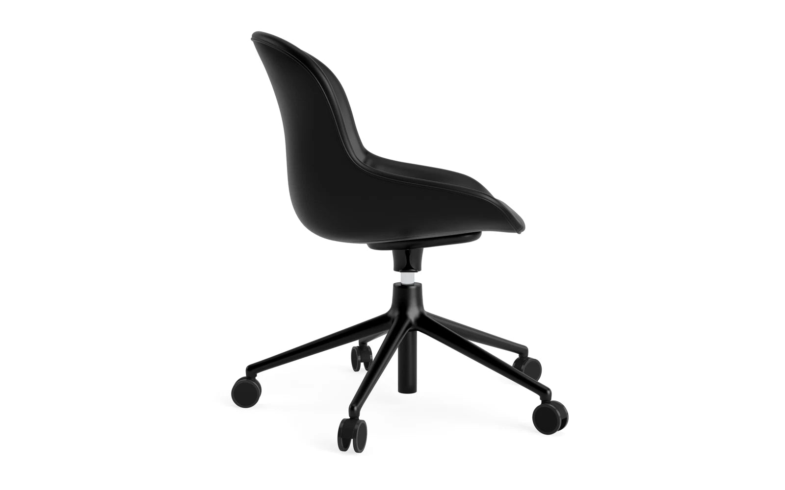 Hyg Comfort Drehsessel mit 5 Rollen Gas Lift Polster Schwartz Alu Ultra in Ultra 41599 präsentiert im Onlineshop von KAQTU Design AG. Sessel ist von Normann Copenhagen