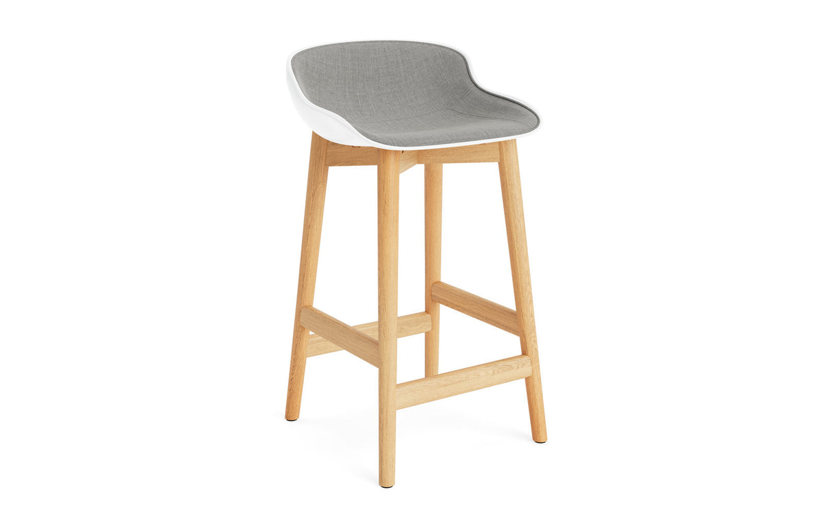 Hyg Barhocker 65 cm Polster Eiche Weiss/Remix in Remix 133 präsentiert im Onlineshop von KAQTU Design AG. Barstuhl ist von Normann Copenhagen
