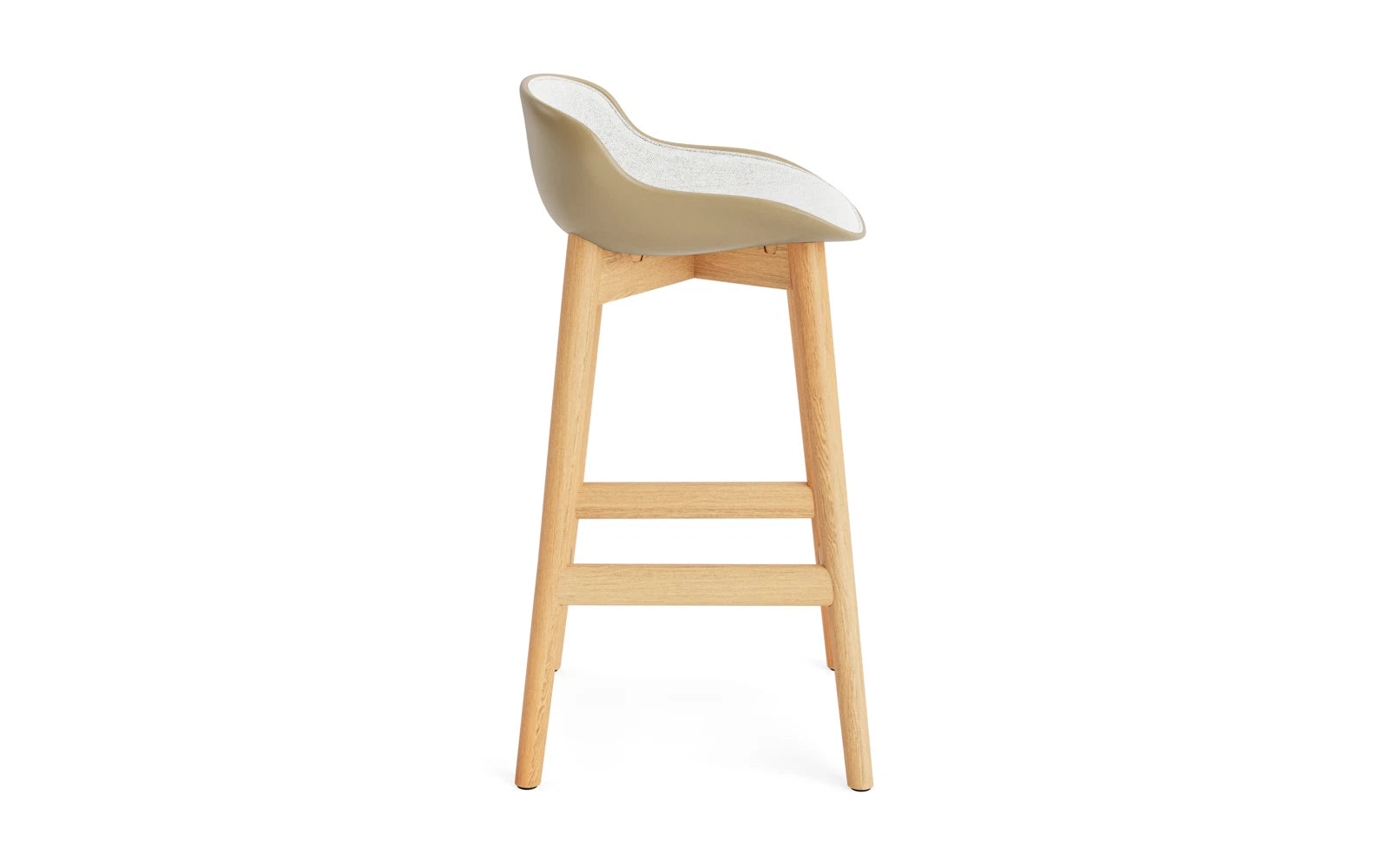Hyg Barhocker 65 cm Polster Eiche Sand/Hallingdal in Hallingdal 110 präsentiert im Onlineshop von KAQTU Design AG. Barstuhl ist von Normann Copenhagen