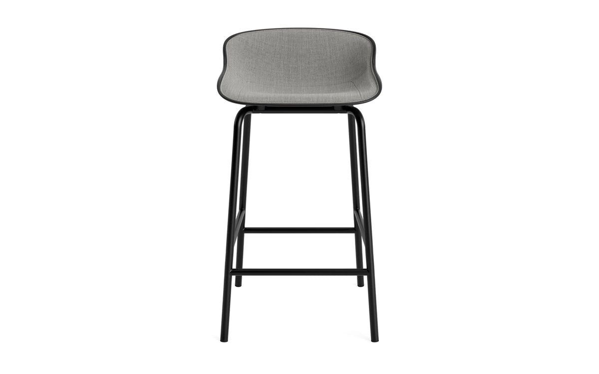Hyg Barhocker 65 cm Frontpolster Schwartz Stahl Schwartz/Remix in Remix 133 präsentiert im Onlineshop von KAQTU Design AG. Barstuhl ist von Normann Copenhagen
