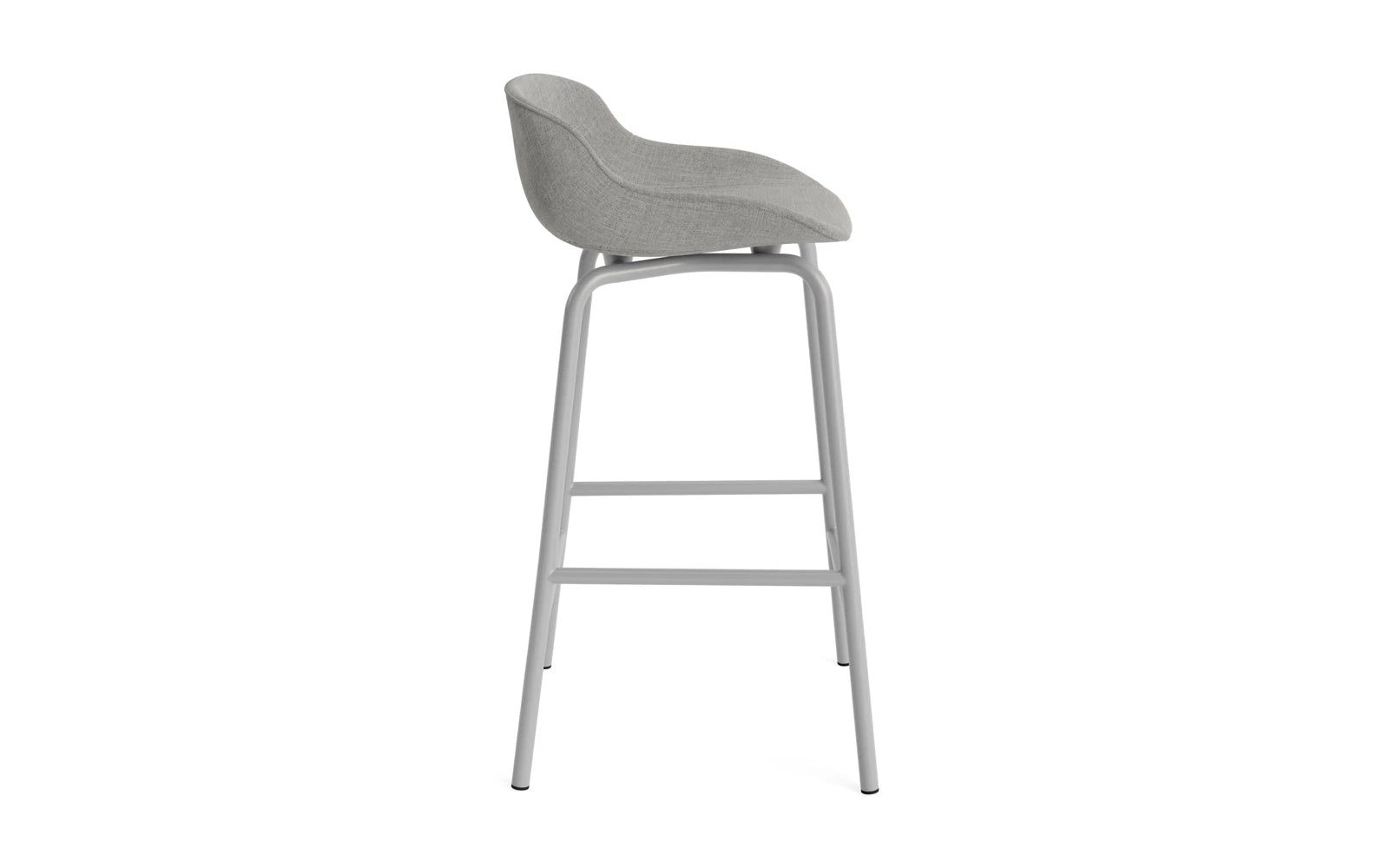 Der Hyg Barhocker von Normann Copenhagen vereint dänische Hygge mit Komfort. Gepolstert, 65 cm hoch, ideal für gemütliche Räume.