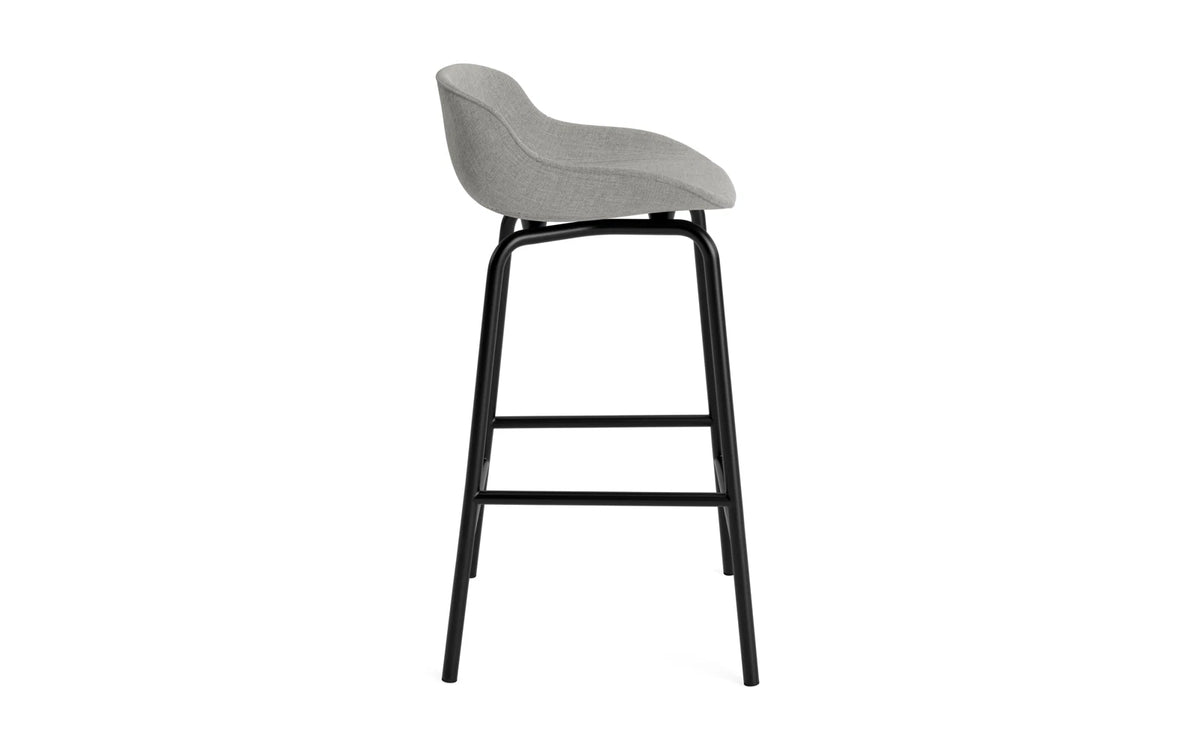 Hyg Barhocker 65 cm vollpolster schwartz stahl Remix in Remix 133 präsentiert im Onlineshop von KAQTU Design AG. Barhocker ist von Normann Copenhagen