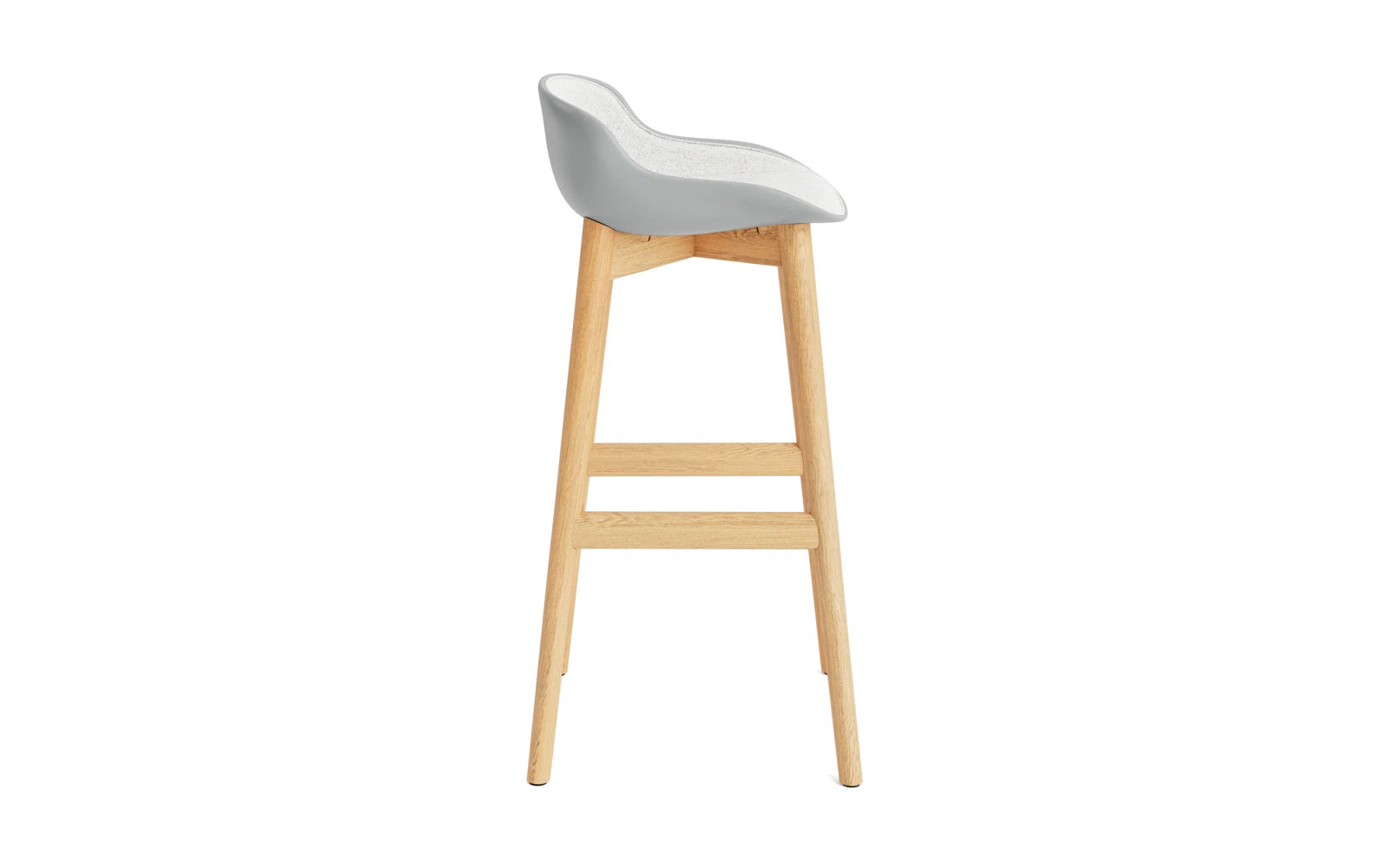 Hyg Barhocker 75 cm Polster Eiche Grau/Hallingdal in Hallingdal 110 präsentiert im Onlineshop von KAQTU Design AG. Barstuhl ist von Normann Copenhagen