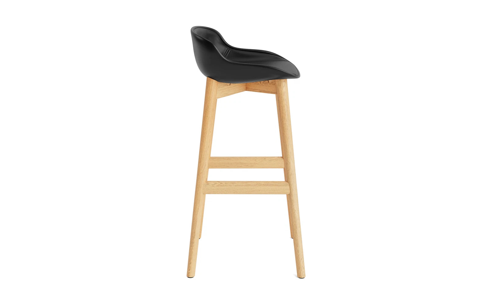 Hyg Barhocker 75 cm Polster Eiche Schwarz/Ultra Leder in Ultra 41599 präsentiert im Onlineshop von KAQTU Design AG. Barstuhl ist von Normann Copenhagen