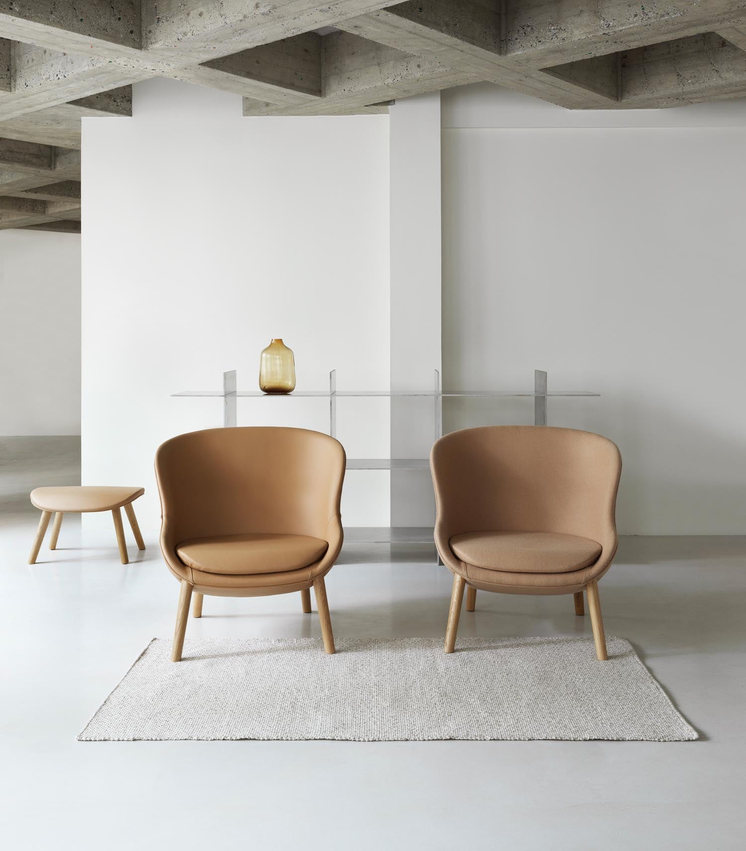 Entdecken Sie den Hyg Fusshocker Eiche Remix von Normann Copenhagen – ein stilvolles Möbelstück, das Komfort und skandinavisches Design vereint.