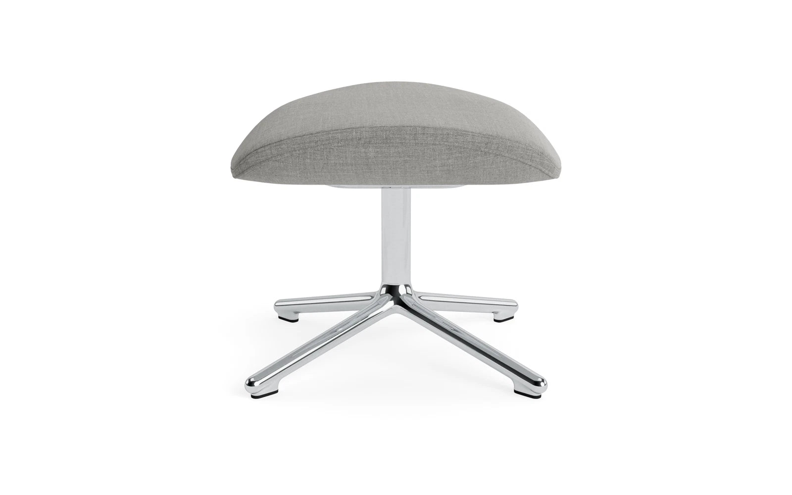 Hyg Fusshocker drehbar Alu Remix in Remix 133 präsentiert im Onlineshop von KAQTU Design AG. Ottoman ist von Normann Copenhagen