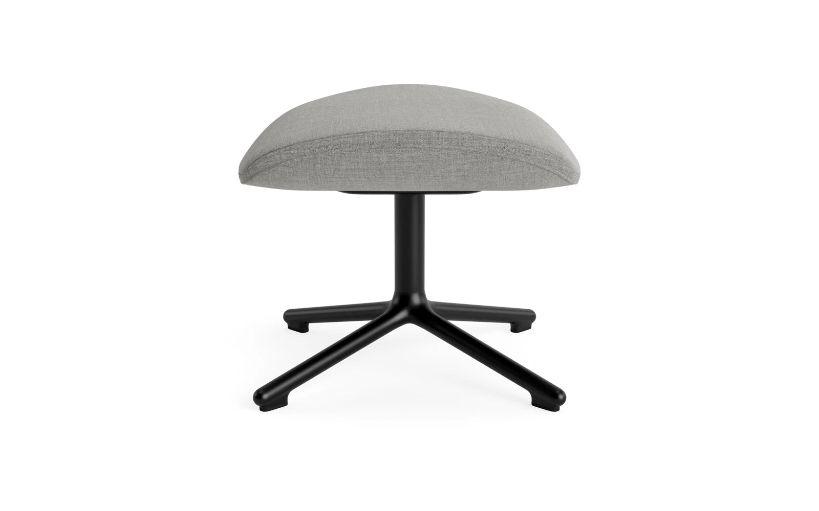 Hyg Fusshocker drehbar Schwartz Alu Remix in Remix 133 präsentiert im Onlineshop von KAQTU Design AG. Ottoman ist von Normann Copenhagen