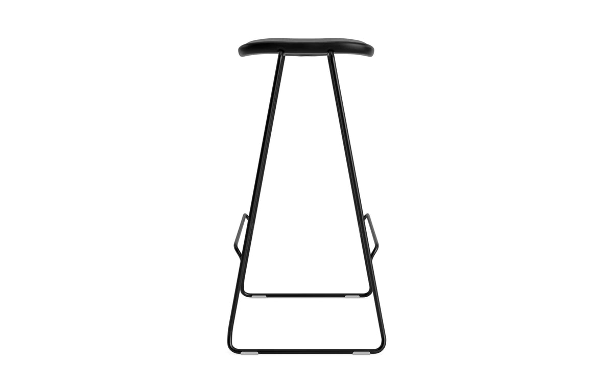 Just Barhocker 75 cm, gepolstert, schwarzer Stahl/ Ultra in Ultra 41599 präsentiert im Onlineshop von KAQTU Design AG. Barstuhl ist von Normann Copenhagen