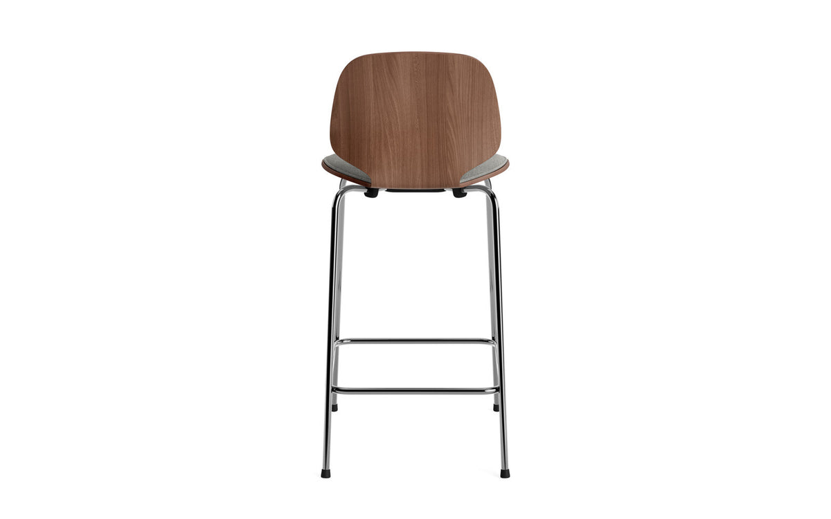 My Chair Barhocker 65 cm Frontpolster Krom Walnuss in Remix 133 präsentiert im Onlineshop von KAQTU Design AG. Barstuhl ist von Normann Copenhagen