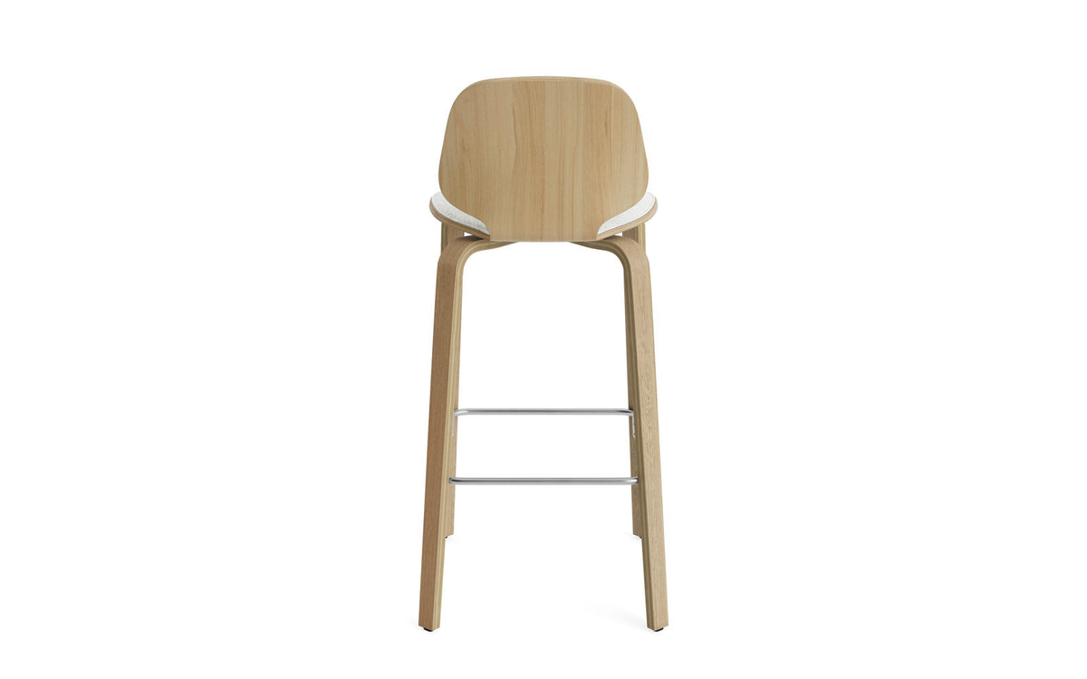 My Chair Barhocker 75 cm Frontpolster Holz in Hallingdal 110 präsentiert im Onlineshop von KAQTU Design AG. Barstuhl ist von Normann Copenhagen