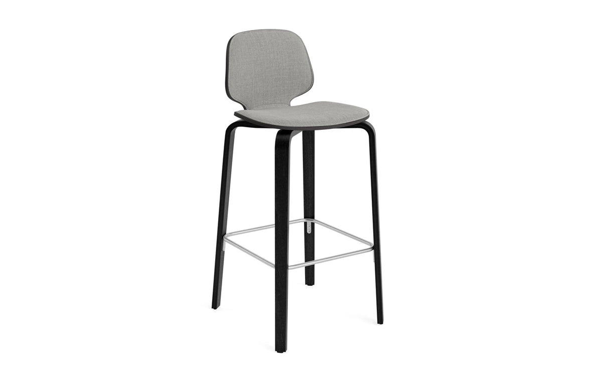 My Chair Barhocker 75 cm Frontpolster schwarz/Remix in Remix 133 präsentiert im Onlineshop von KAQTU Design AG. Barstuhl ist von Normann Copenhagen