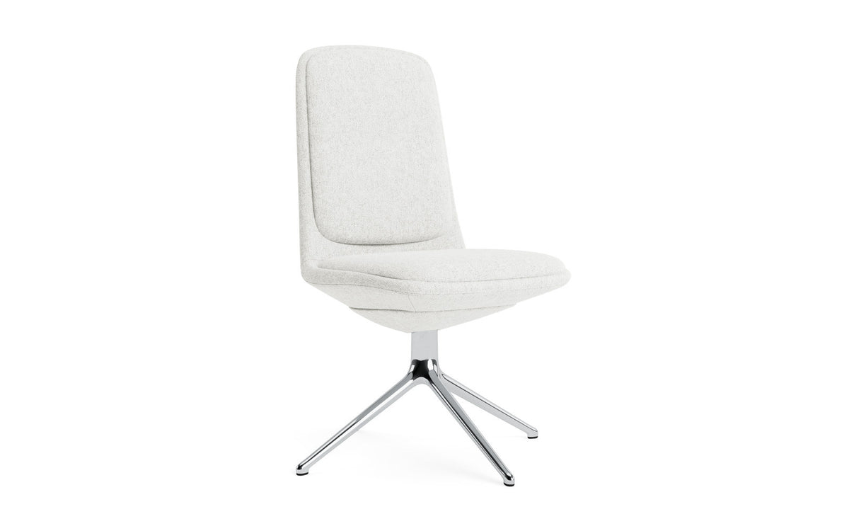 Off Chair niedrig mit Drehgestell 4B aluminium mit kissen Hallingdal in Hallingdal 110 präsentiert im Onlineshop von KAQTU Design AG. Bürostuhl ist von Normann Copenhagen