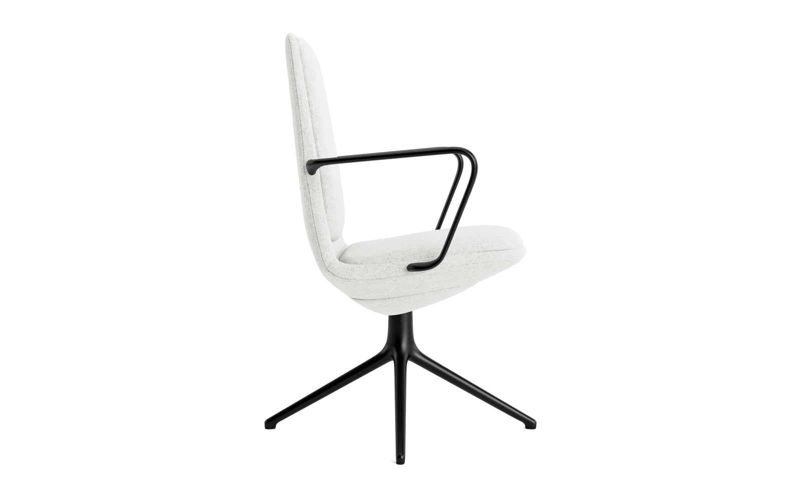 Off Armchair niedrig mit Drehgestell 4B Schwartz aluminium mit kissen Hallingdal in Hallingdal 110 präsentiert im Onlineshop von KAQTU Design AG. Bürostuhl ist von Normann Copenhagen