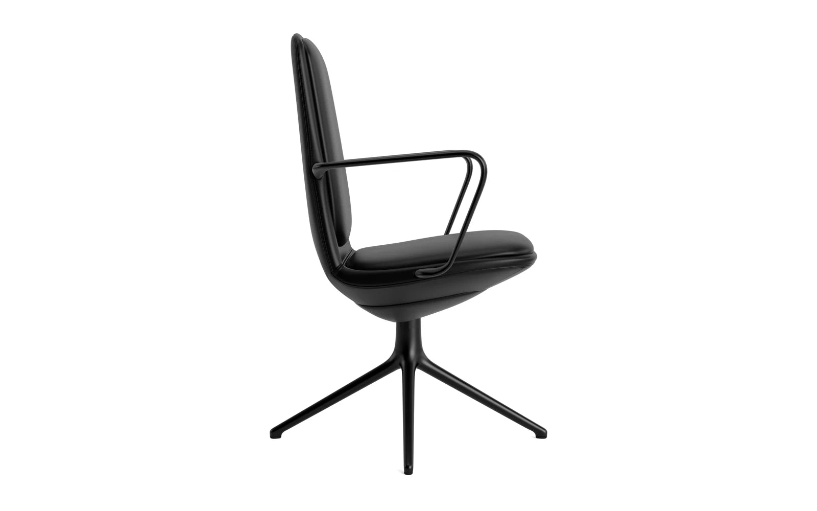 Off Armchair niedrig mit Drehgestell 4B Schwartz aluminium mit kissen Ultra in Ultra 41599 präsentiert im Onlineshop von KAQTU Design AG. Bürostuhl ist von Normann Copenhagen