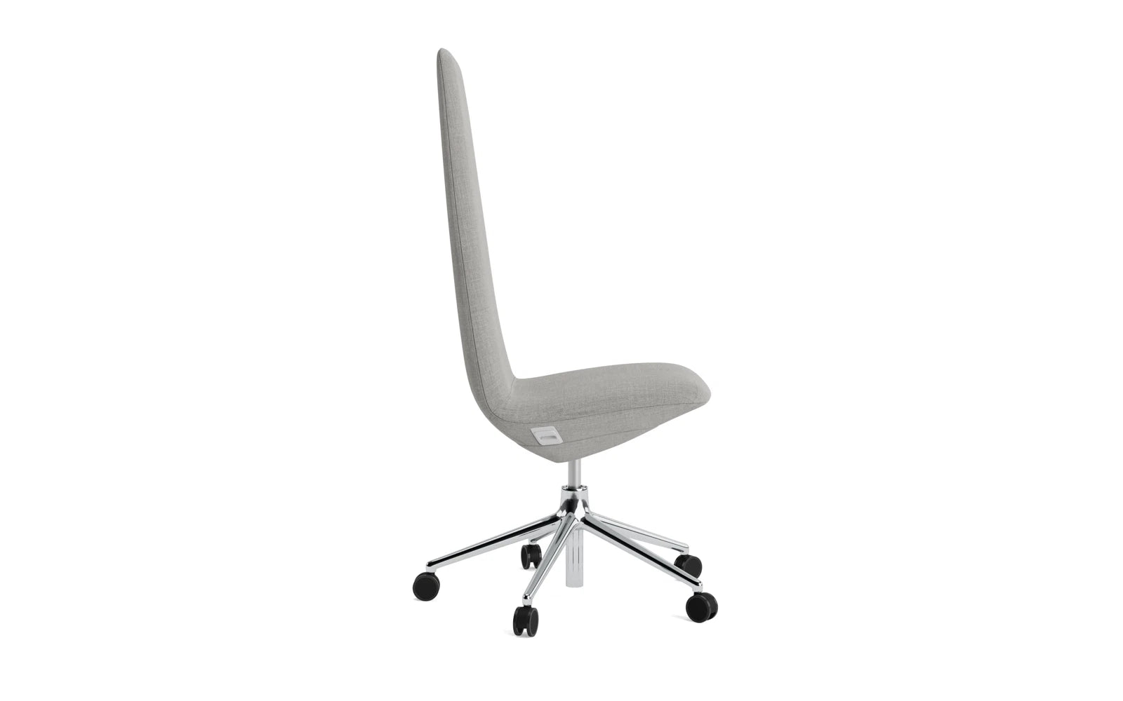 Off Chair Hoch mit Drehgestell und Rollen Gaslift Aluminium Remix in Remix 133 präsentiert im Onlineshop von KAQTU Design AG. Bürostuhl ist von Normann Copenhagen