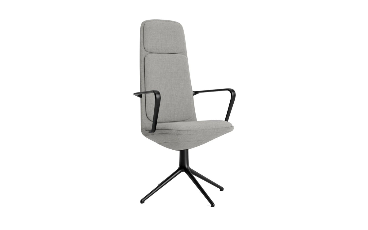 Off Armchair hoch mit Drehgestell 4B Schwartz aluminium mit kissen Remix in Remix 133 präsentiert im Onlineshop von KAQTU Design AG. Bürostuhl ist von Normann Copenhagen