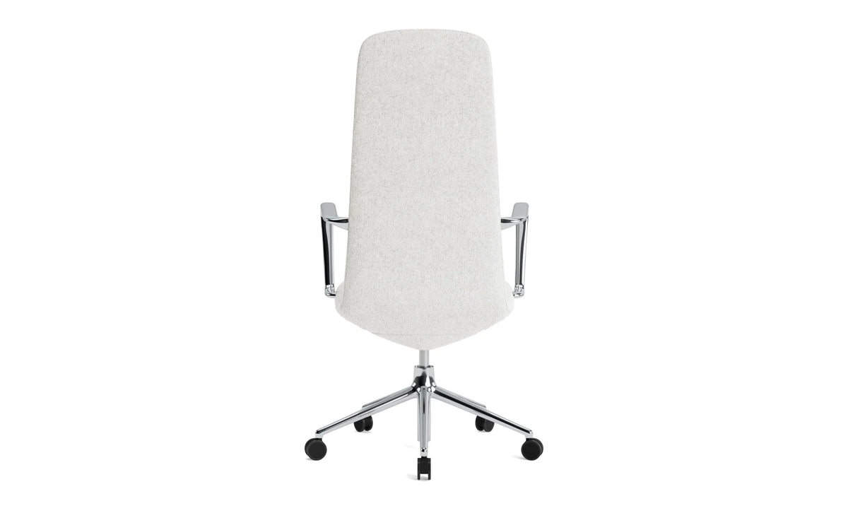 Off Armchair Hoch mit Drehgestell und Rollen Gaslift Aluminium Hallingdal in Hallingdal 110 präsentiert im Onlineshop von KAQTU Design AG. Bürostuhl ist von Normann Copenhagen