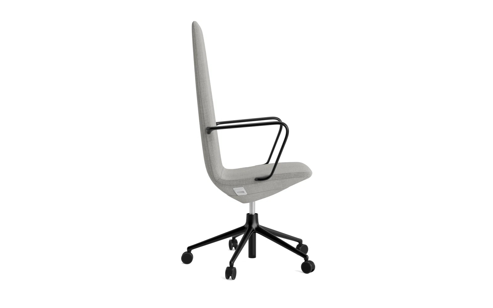Off Armchair Hoch mit Drehgestell und Rollen Gaslift schwarze Aluminium Remix in Remix 133 präsentiert im Onlineshop von KAQTU Design AG. Bürostuhl ist von Normann Copenhagen