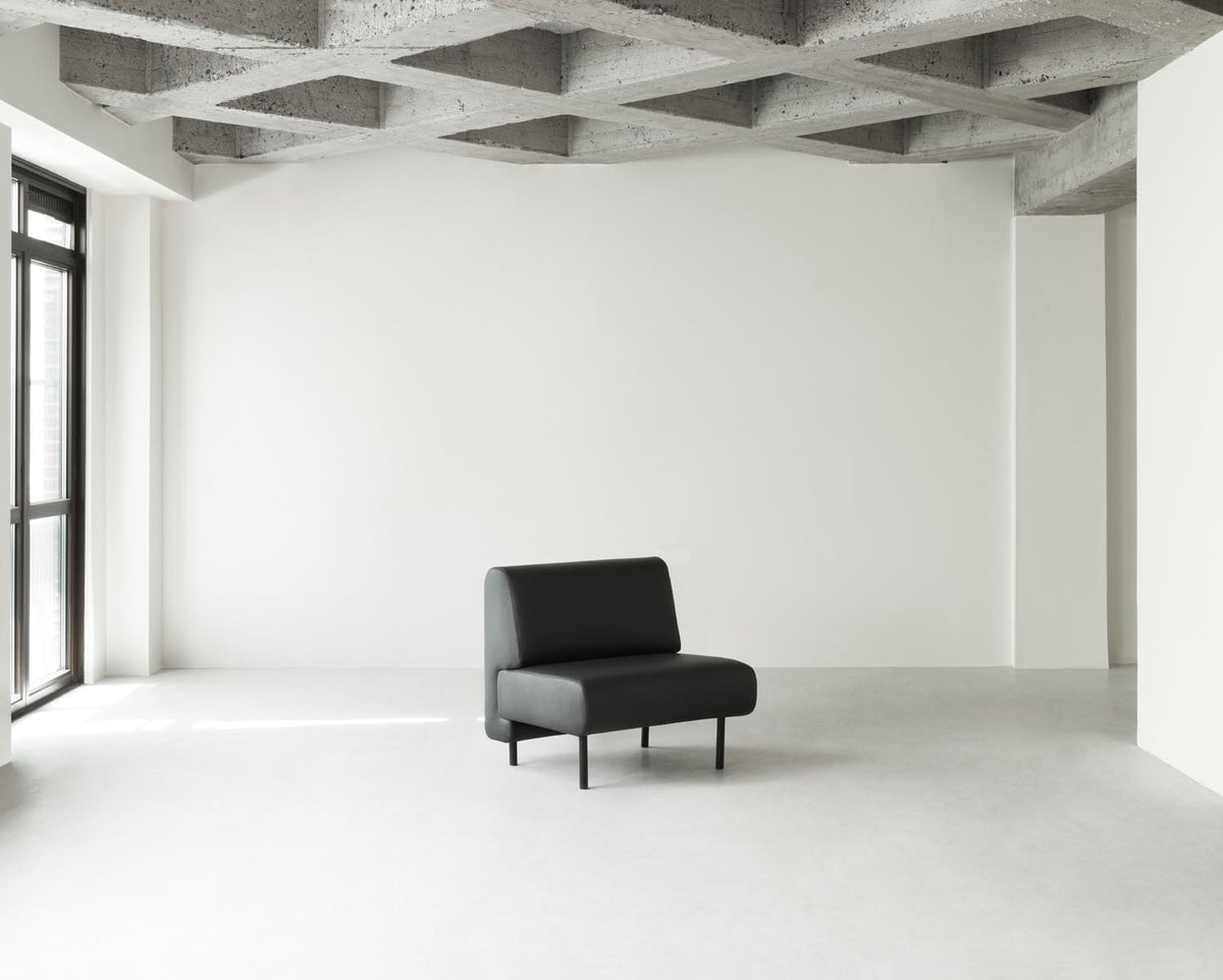 Frame Sofa 80 cm Ultra Leder in  präsentiert im Onlineshop von KAQTU Design AG. Sessel ist von Normann Copenhagen