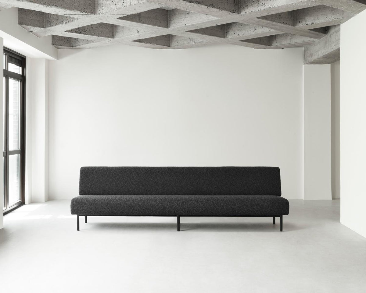 Frame Sofa in  Zero 0013    präsentiert im Onlineshop von KAQTU Design AG. 4er Sofa ist von Normann Copenhagen