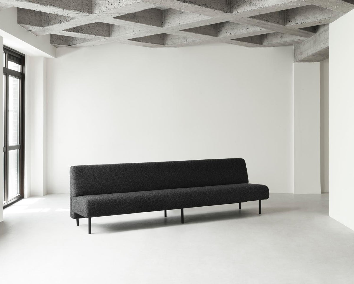 Frame Sofa in  Zero 0013    präsentiert im Onlineshop von KAQTU Design AG. 4er Sofa ist von Normann Copenhagen