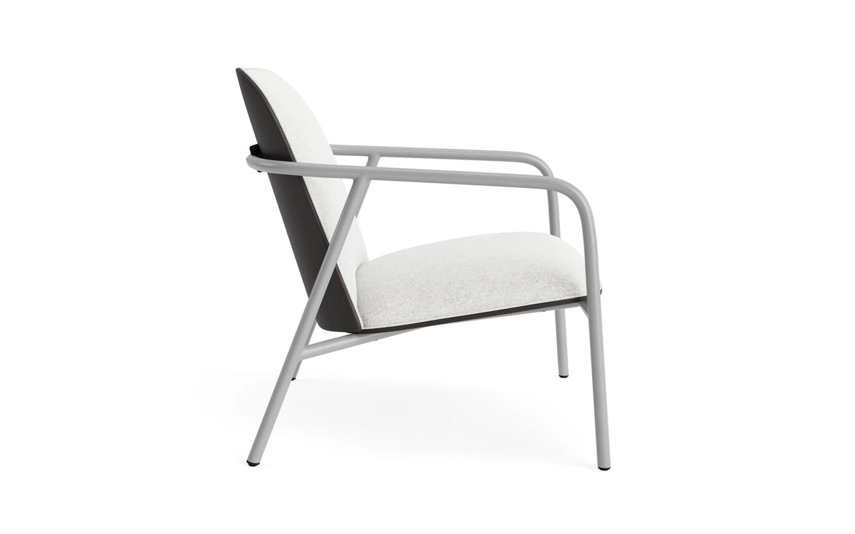 Pad Lounge-Sessel grau Stahl schwarz/Hallingdal in Hallingdal 110 präsentiert im Onlineshop von KAQTU Design AG. Drehsessel ist von Normann Copenhagen