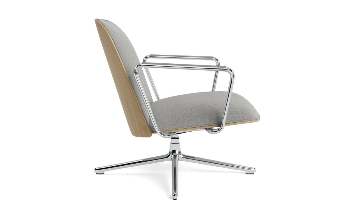 Pad Lounge-Sessel niedrig mit Drehgestell und Kippfunktion alu und Eiche/Remix in Remix 133 präsentiert im Onlineshop von KAQTU Design AG. Drehsessel ist von Normann Copenhagen