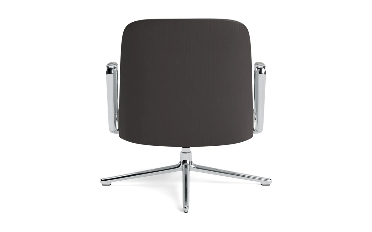 Pad Lounge-Sessel niedrig mit Drehgestell und Kippfunktion alu und Schwarz/Remix in Remix 133 präsentiert im Onlineshop von KAQTU Design AG. Drehsessel ist von Normann Copenhagen