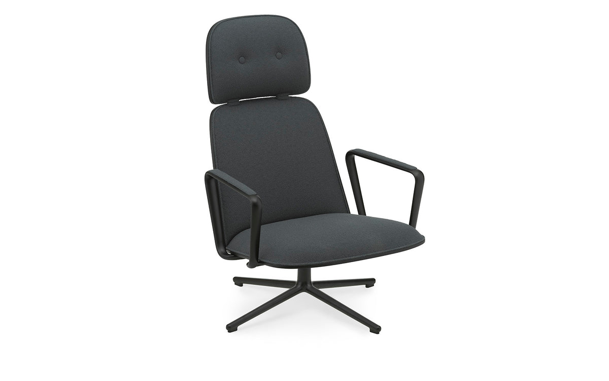 Pad Lounge-Sessel hoch mit Drehgestell Schwarz Alu Schwarz/Yoredale in  Yoredale UDA25 präsentiert im Onlineshop von KAQTU Design AG. Drehsessel ist von Normann Copenhagen