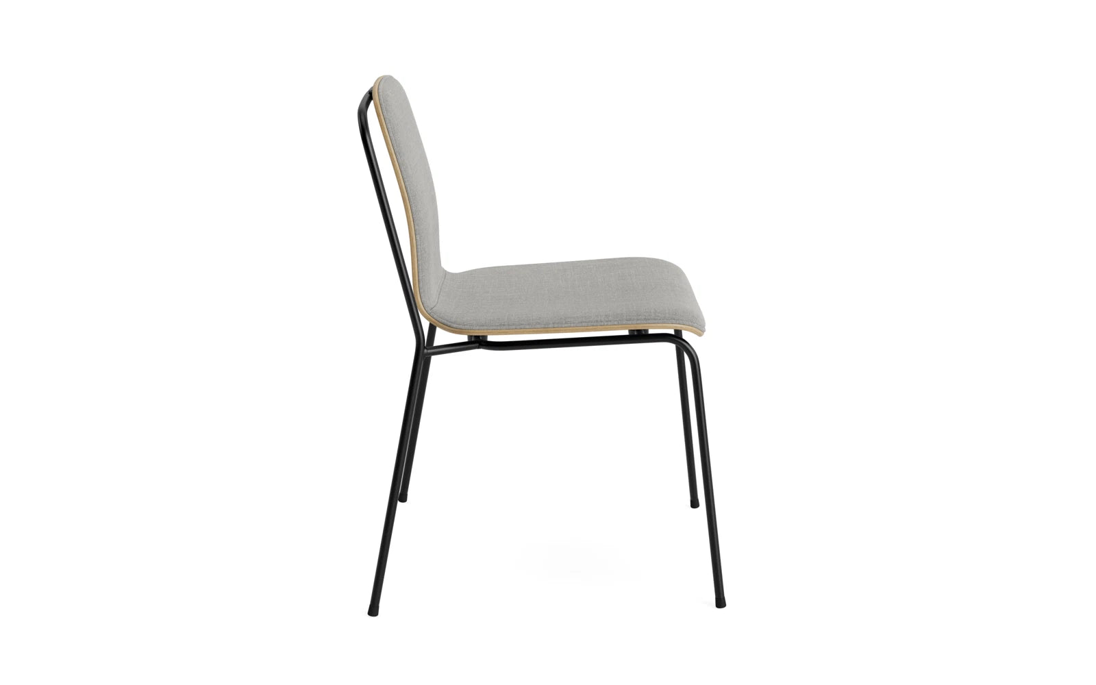 Erleben Sie den stilvollen Studio Stuhl von Normann Copenhagen: Ein harmonisches Zusammenspiel aus schwarzem Stahl und Eiche für zeitgemäße Eleganz.