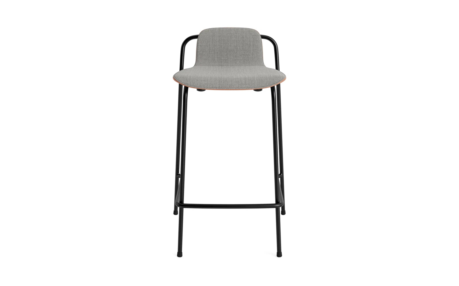 Entdecken Sie den eleganten Studio Barstuhl 65 cm von Normann Copenhagen. Mit schwarzem Stahlgestell und braunem Sitzpolster vereint er Stil und Komfort.