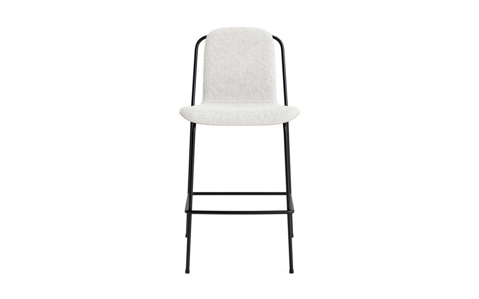 Entdecken Sie den eleganten Studio Barstuhl 65 cm von Normann Copenhagen. Mit schwarzem Stahl und hellgrauem Hallingdal-Polster vereint er modernes Design und Komfort.
