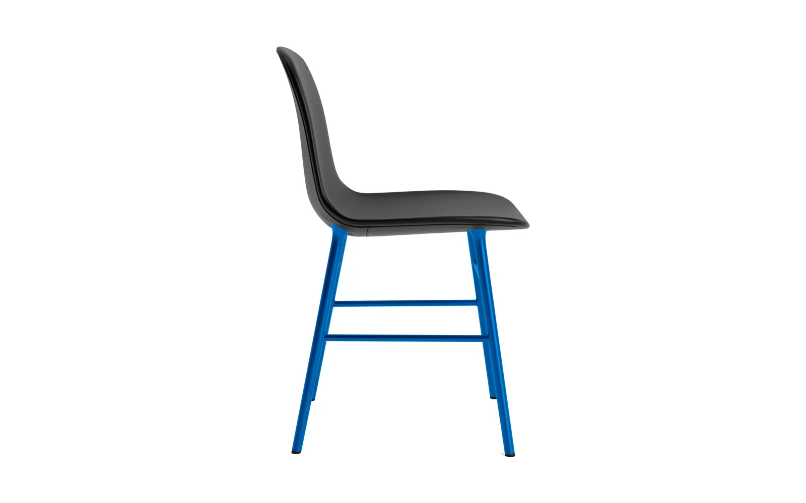 Form Stuhl gepolstert Leuchtendes Blau Stahl Ultra in Ultra 41599 präsentiert im Onlineshop von KAQTU Design AG. Stuhl ist von Normann Copenhagen