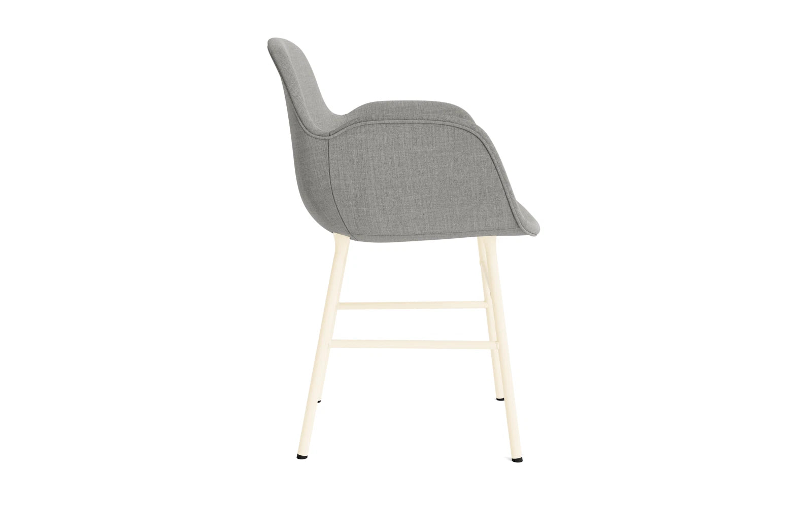 Form Lehnstuhl gepolstert Creme Stahl Remix in Remix 133 präsentiert im Onlineshop von KAQTU Design AG. Stuhl mit Armlehne ist von Normann Copenhagen