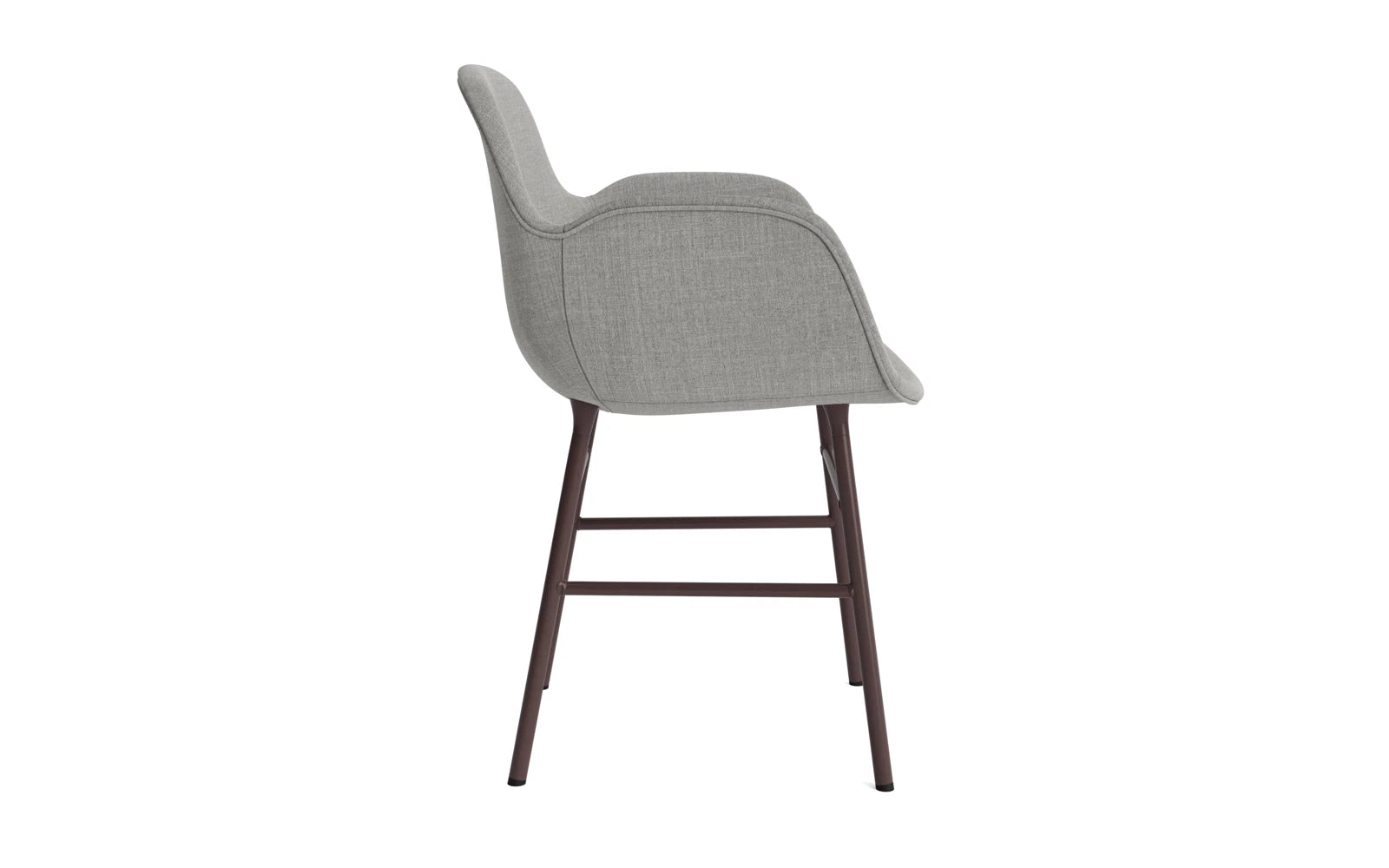 Form Lehnstuhl gepolstert Braun Stahl Remix in Remix 133 präsentiert im Onlineshop von KAQTU Design AG. Stuhl mit Armlehne ist von Normann Copenhagen