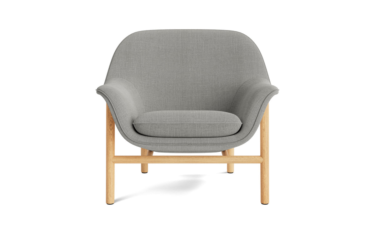 Drape Lounge-Sessel niedrig Eiche Remix in Remix 133 präsentiert im Onlineshop von KAQTU Design AG. Sessel ist von Normann Copenhagen
