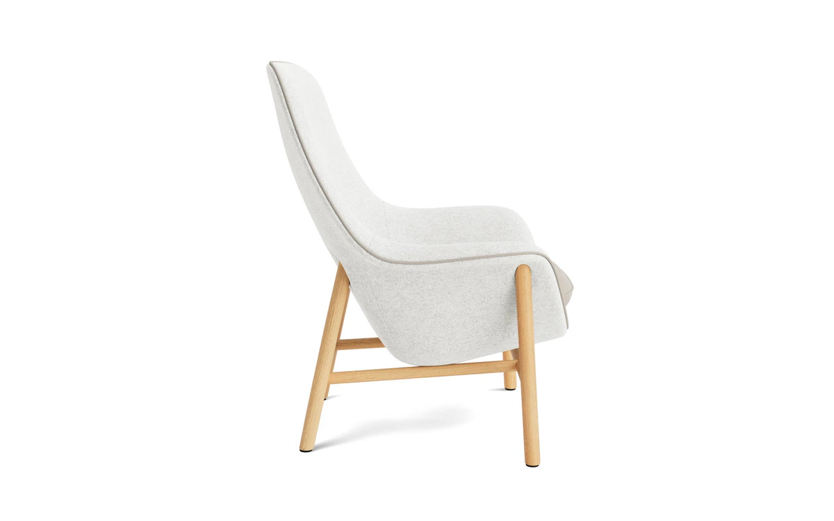 Drape Lounge-Sessel hoch Eiche Hallingdal in Hallingdal 110 präsentiert im Onlineshop von KAQTU Design AG. Sessel ist von Normann Copenhagen