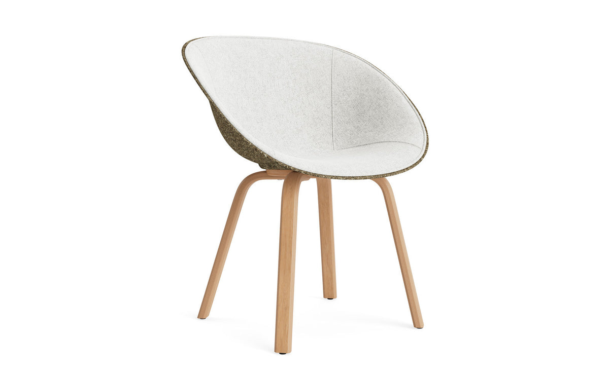Mat Lehnstuhl Frontpolster Seegras Buchenholz in Hallingdal 110 präsentiert im Onlineshop von KAQTU Design AG. Stuhl mit Armlehne ist von Normann Copenhagen