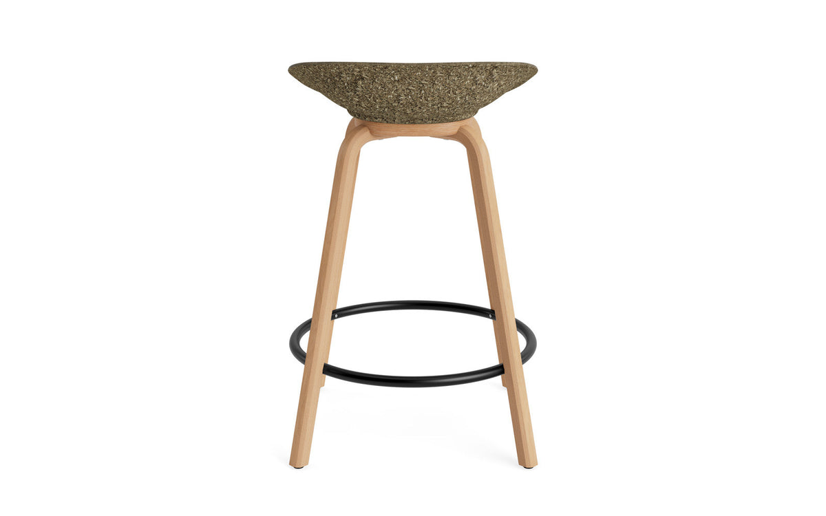 Mat Barstuhl 65 cm Frontpolster Seegras Buchenholz/schwarz in Hallingdal 110 präsentiert im Onlineshop von KAQTU Design AG. Barstuhl ist von Normann Copenhagen