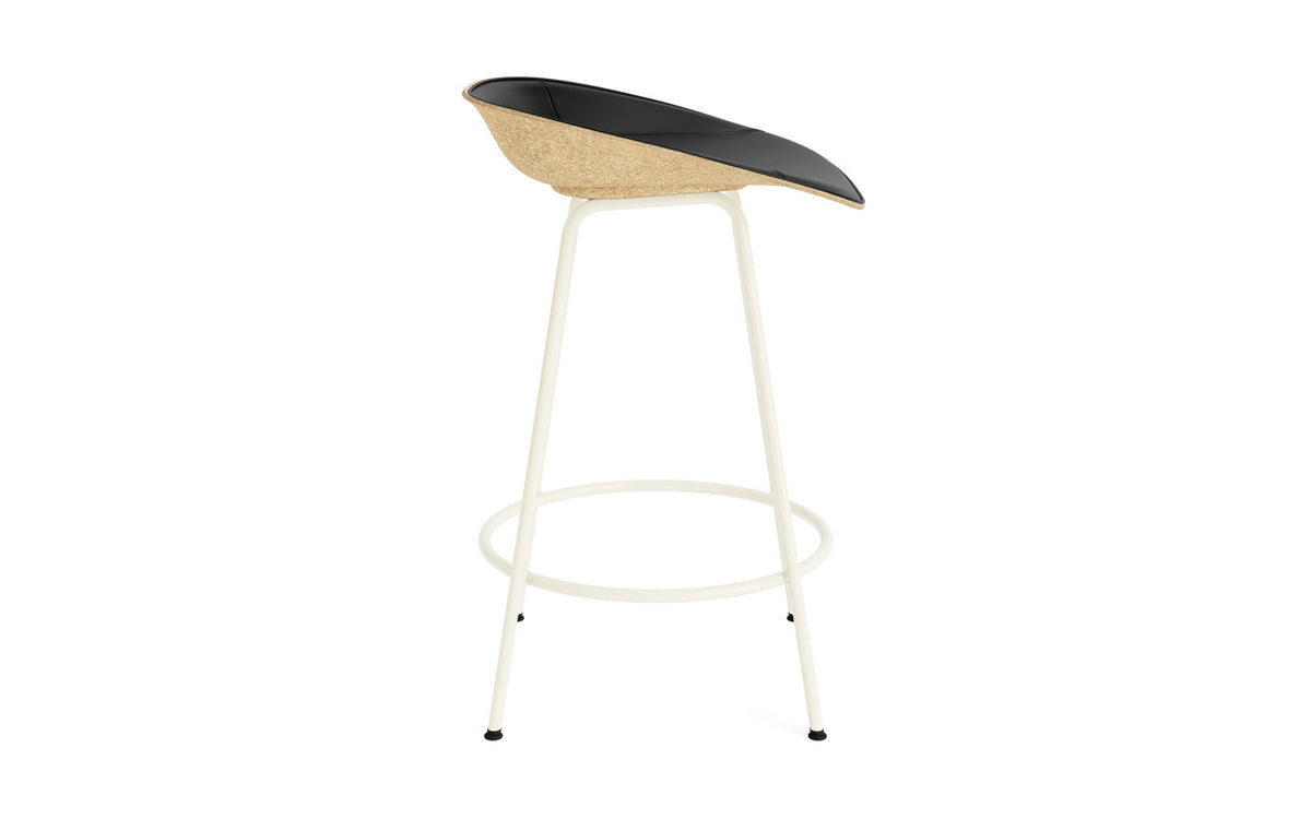 Mat Barstuhl 65 cm Frontpolster Hanffasern creme Stahl in Ultra 41599 präsentiert im Onlineshop von KAQTU Design AG. Barstuhl ist von Normann Copenhagen