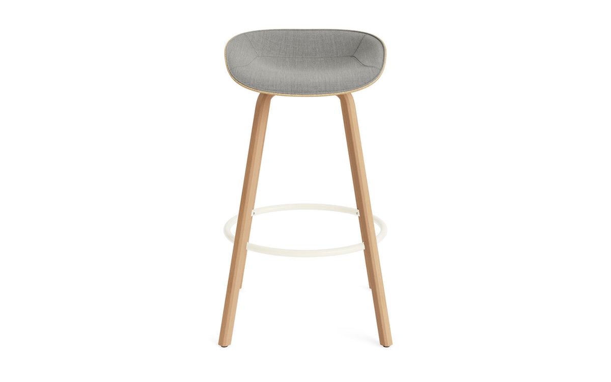 Mat Barstuhl 75 cm Frontpolster Hanffasern Buchenholz/creme in Remix 133 präsentiert im Onlineshop von KAQTU Design AG. Barstuhl ist von Normann Copenhagen