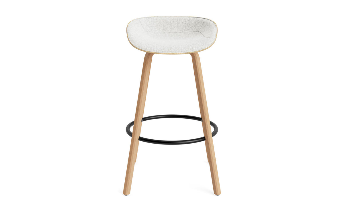Mat Barstuhl 75 cm Frontpolster Hanffasern Buchenholz/schwarz in Hallingdal 110 präsentiert im Onlineshop von KAQTU Design AG. Barstuhl ist von Normann Copenhagen