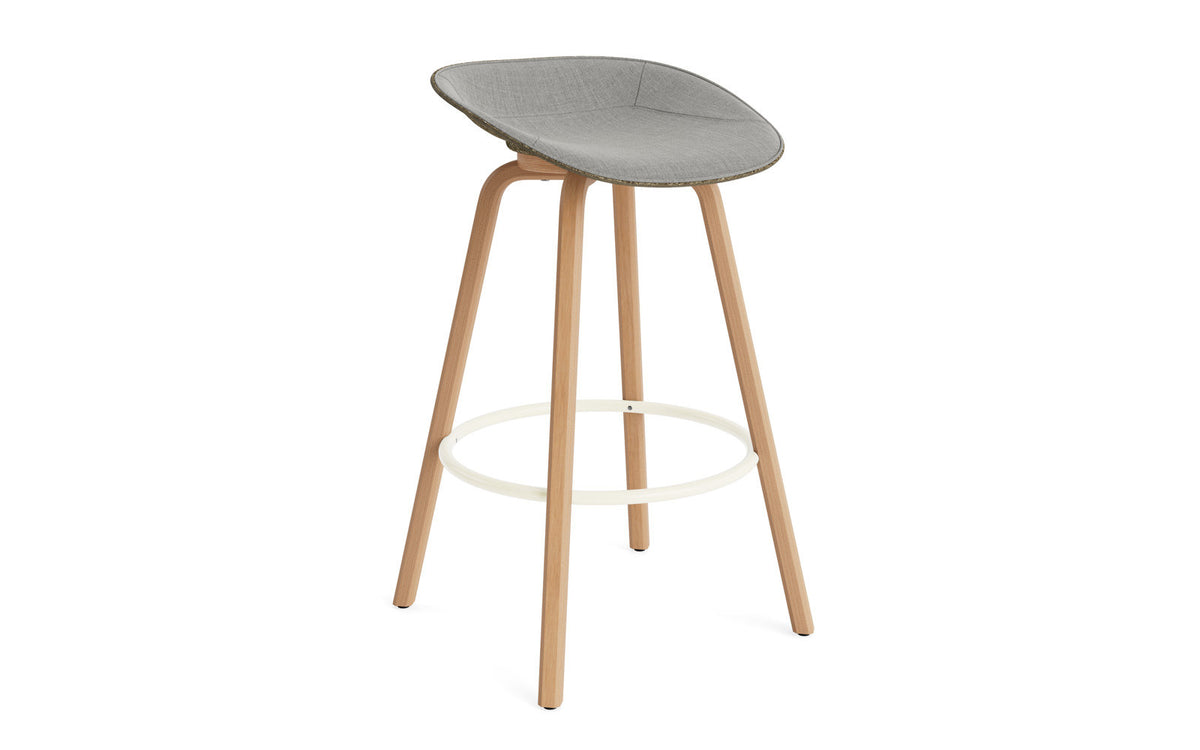 Mat Barstuhl 75 cm Frontpolster Seegras Buchenholz/creme in Remix 133 präsentiert im Onlineshop von KAQTU Design AG. Barstuhl ist von Normann Copenhagen