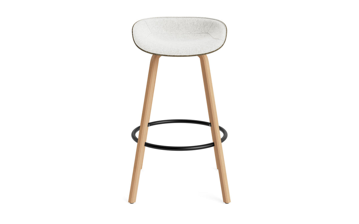 Mat Barstuhl 75 cm Frontpolster Seegras Buchenholz/schwarz in Hallingdal 110 präsentiert im Onlineshop von KAQTU Design AG. Barstuhl ist von Normann Copenhagen