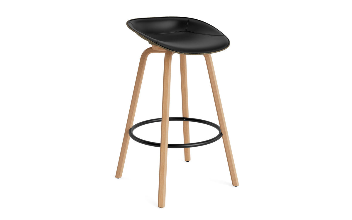 Mat Barstuhl 75 cm Frontpolster Seegras Buchenholz/schwarz in Ultra 41599 präsentiert im Onlineshop von KAQTU Design AG. Barstuhl ist von Normann Copenhagen