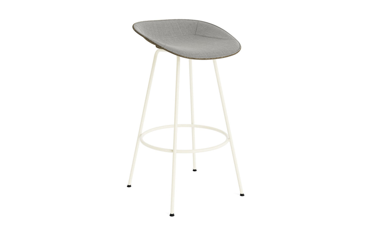 Mat Barstuhl 75 cm Frontpolster Seegras creme Stahl in Remix 133 präsentiert im Onlineshop von KAQTU Design AG. Barstuhl ist von Normann Copenhagen