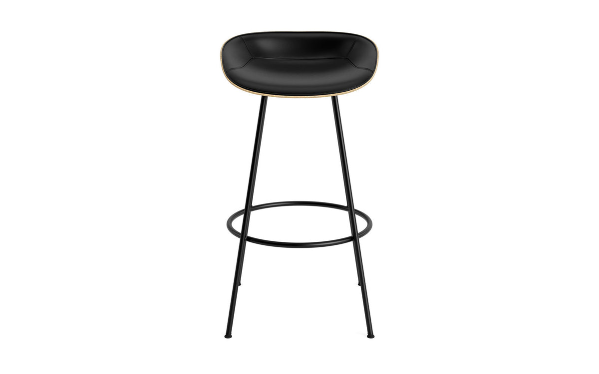 Mat Barstuhl 75 cm Frontpolster Hanffasern schwarzes Stahl in Ultra 41599 präsentiert im Onlineshop von KAQTU Design AG. Barstuhl ist von Normann Copenhagen